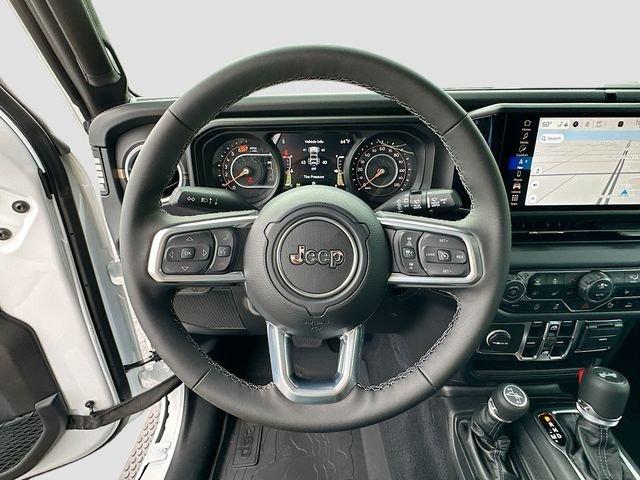 Jeep Wrangler Sahara With Navigation & 4Wd - Thumbnail 8
