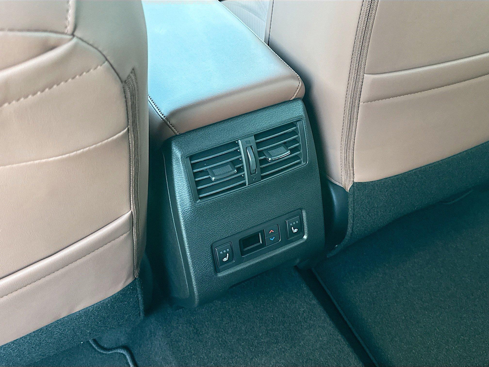 Mitsubishi Outlander Sel With Navigation - Thumbnail 19