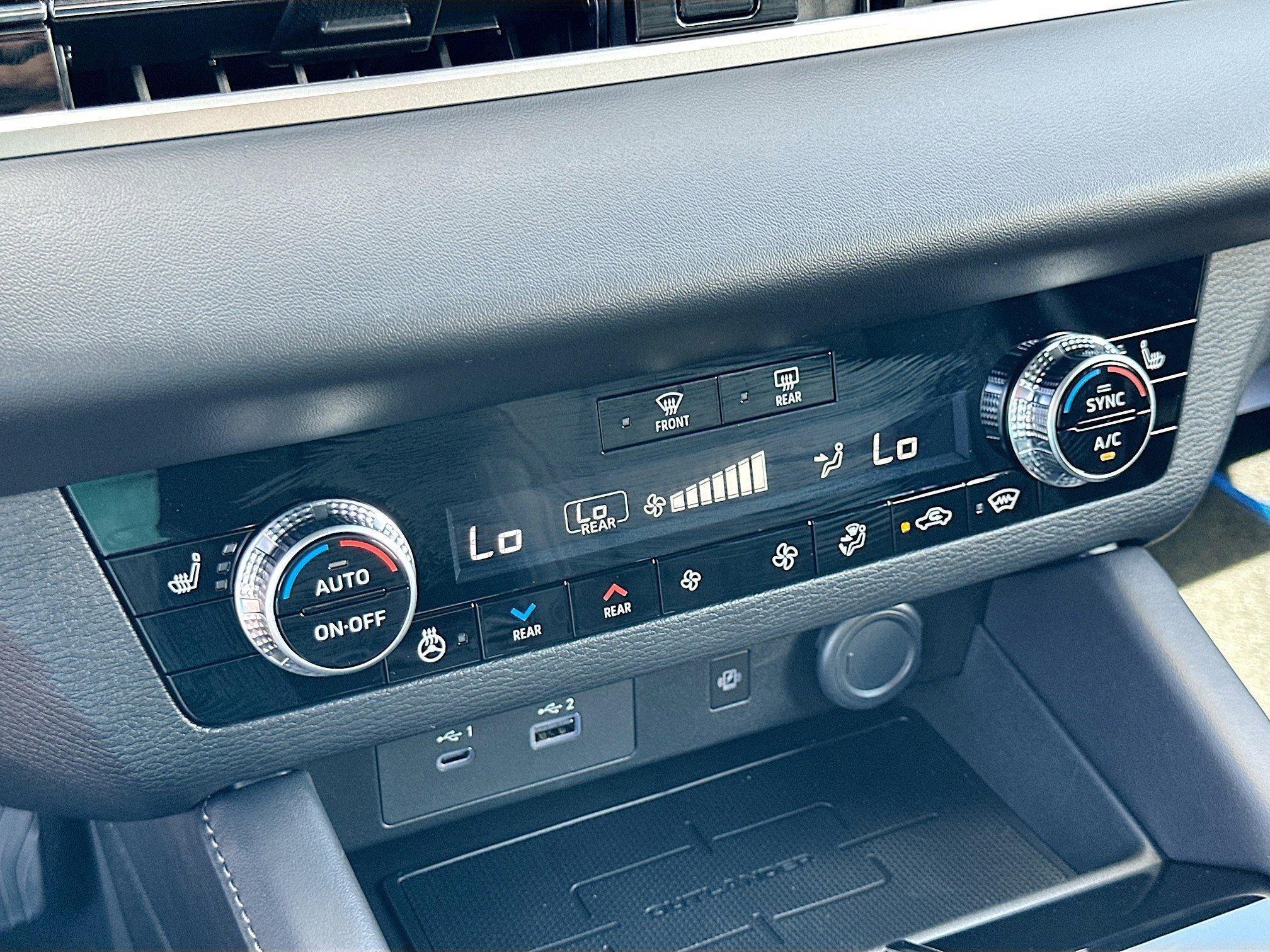 Mitsubishi Outlander Plug-In Hybrid Sel Black Edition With Navigation & 4Wd - Thumbnail 12