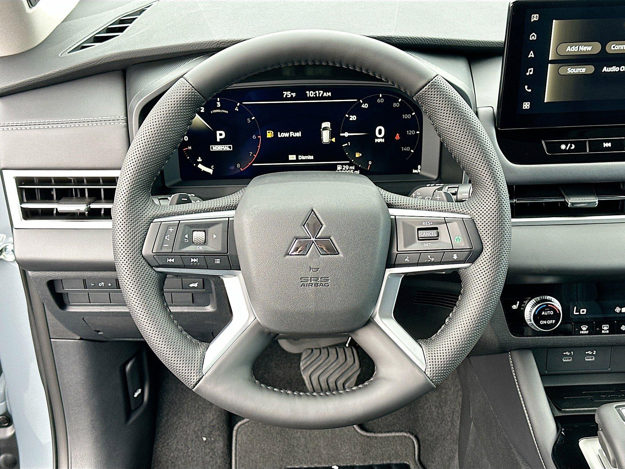 Mitsubishi Outlander Se With Navigation - Thumbnail 8