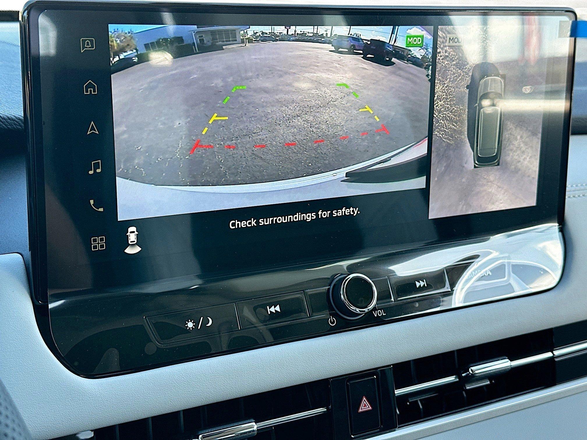 Mitsubishi Outlander Se With Navigation - Thumbnail 10