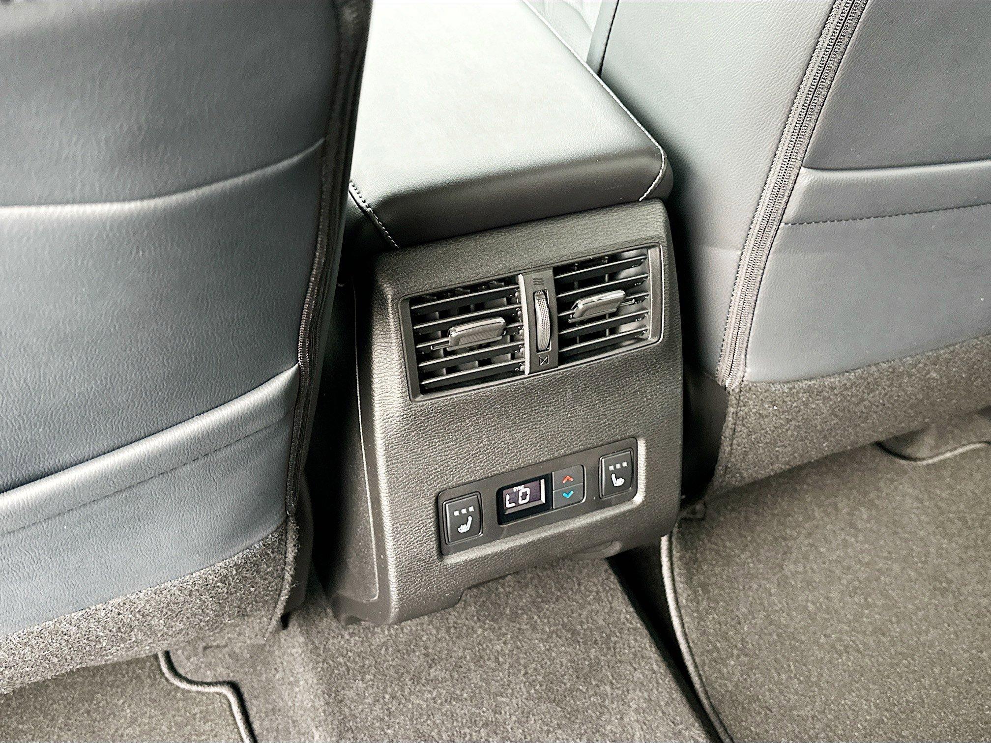 Mitsubishi Outlander Sel With Navigation - Thumbnail 20