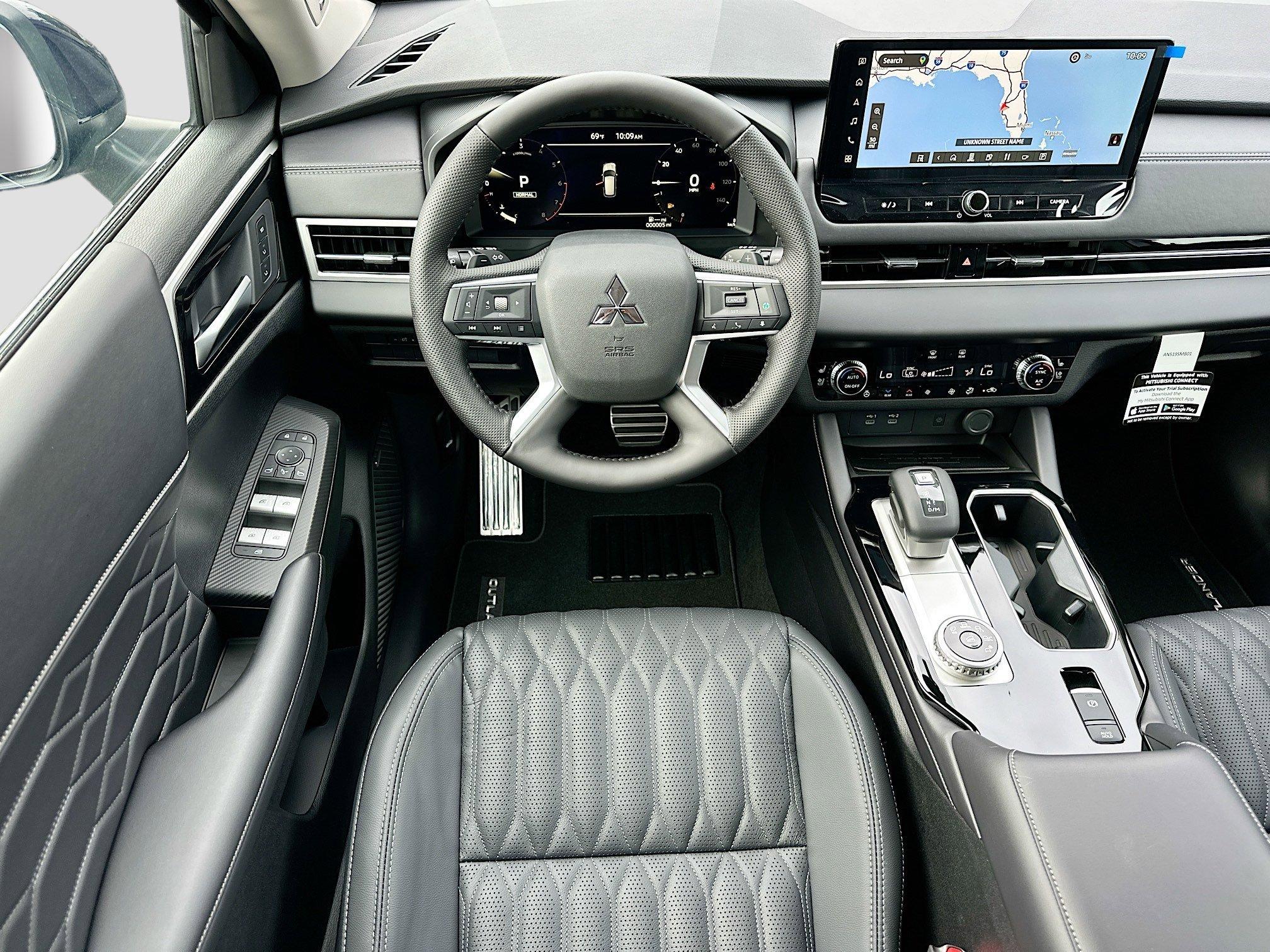 Mitsubishi Outlander Sel With Navigation - Thumbnail 17