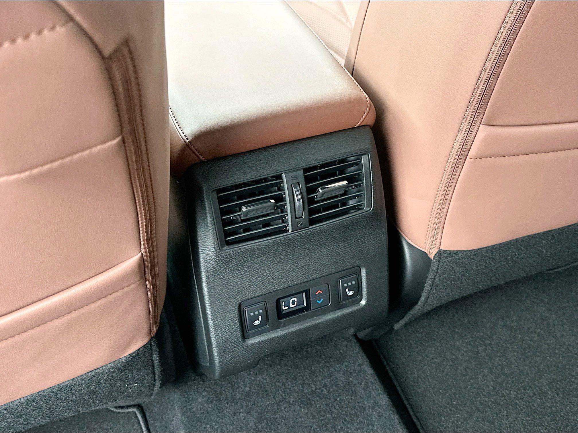 Mitsubishi Outlander Sel With Navigation - Thumbnail 20