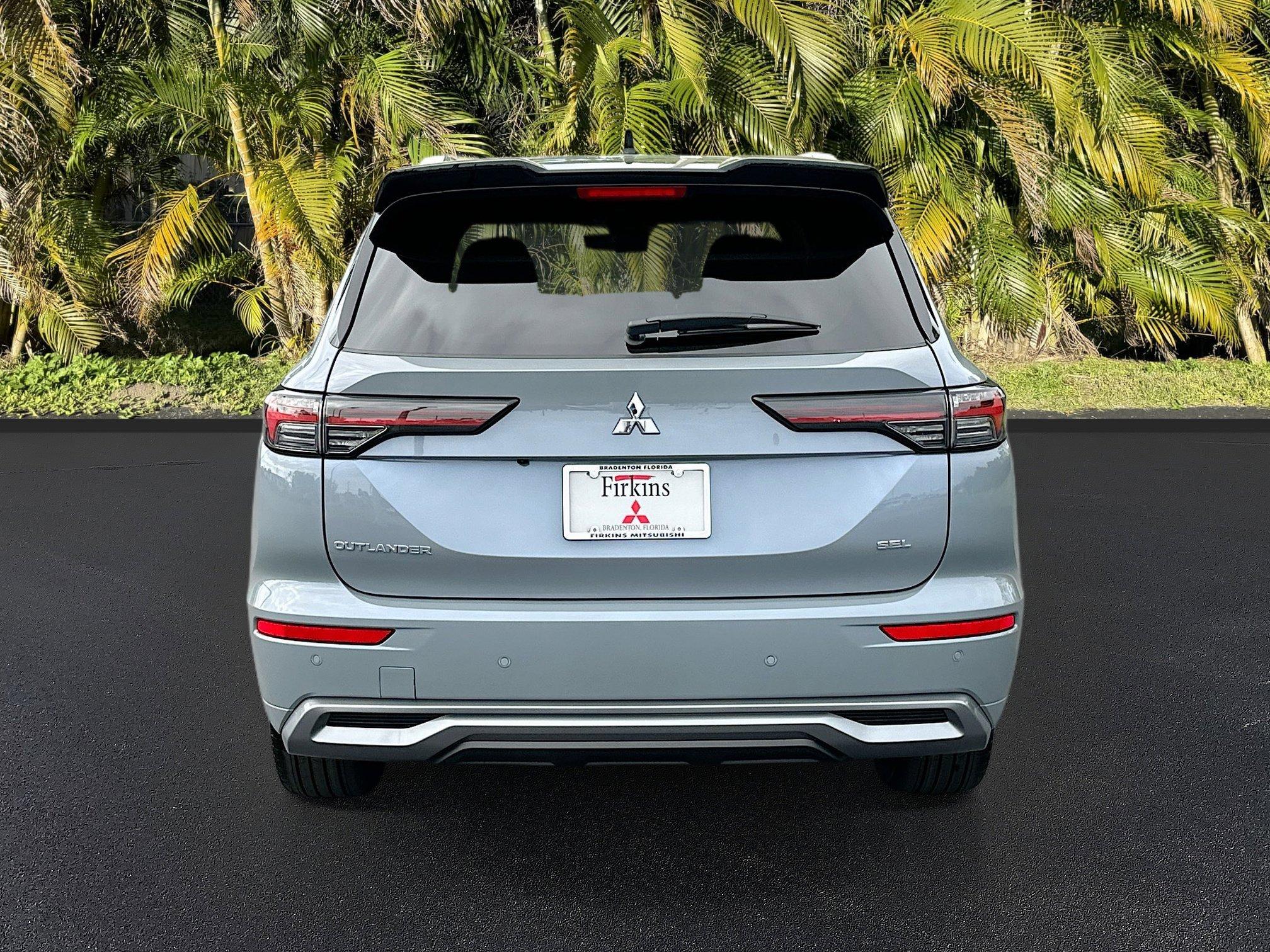 Mitsubishi Outlander Sel With Navigation - Thumbnail 5