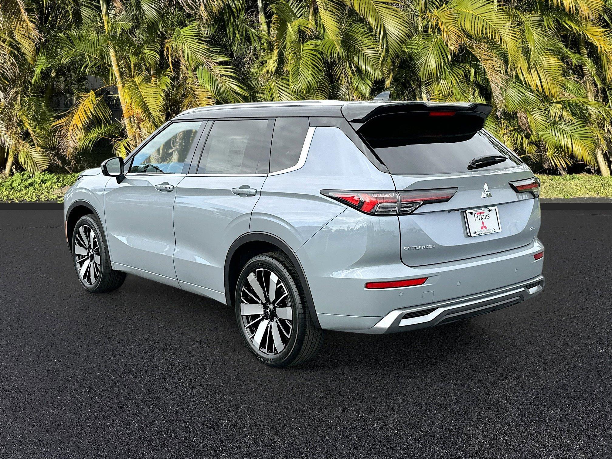 Mitsubishi Outlander Sel With Navigation - Thumbnail 4