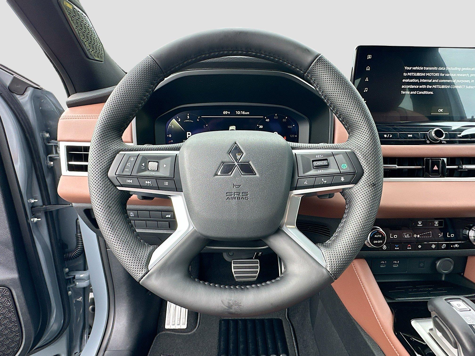 Mitsubishi Outlander Sel With Navigation - Thumbnail 8