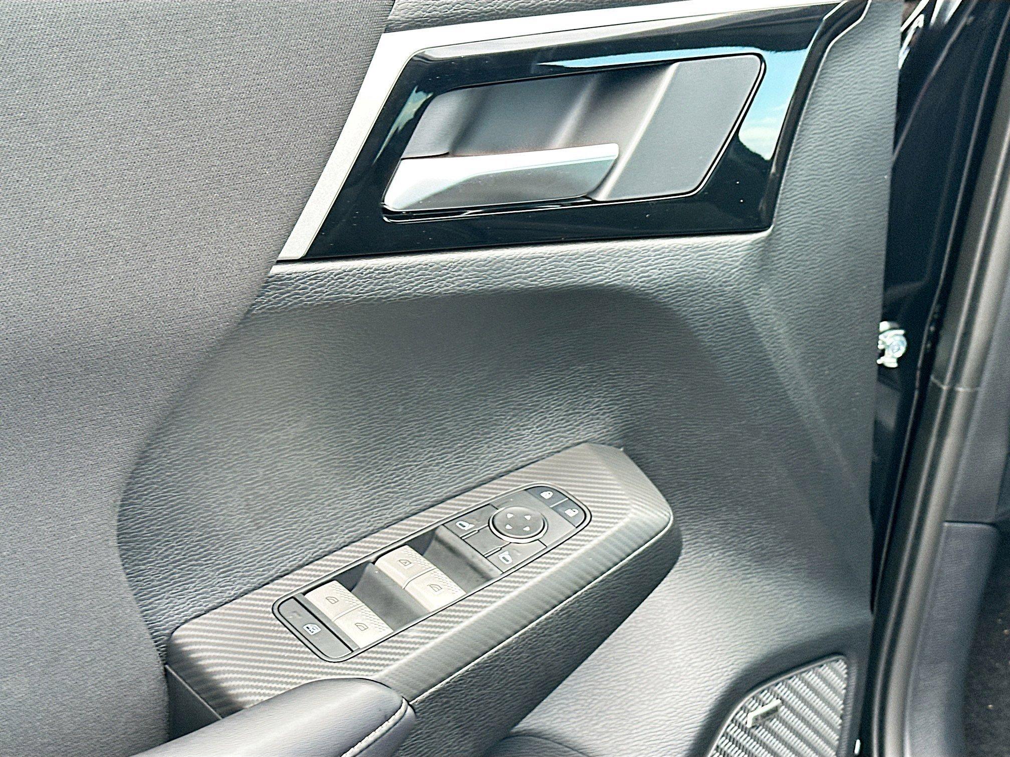 Mitsubishi Outlander Es With Navigation - Thumbnail 14