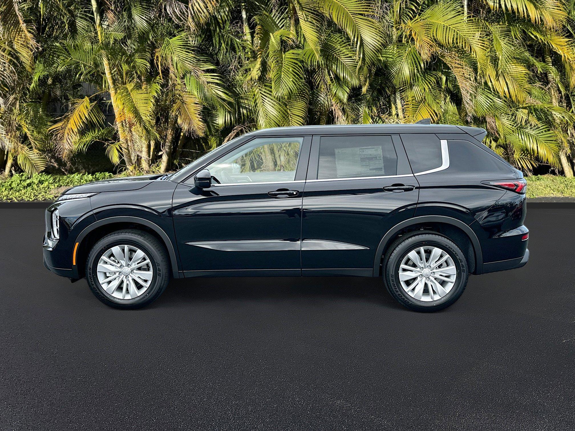 Mitsubishi Outlander Es With Navigation - Thumbnail 3