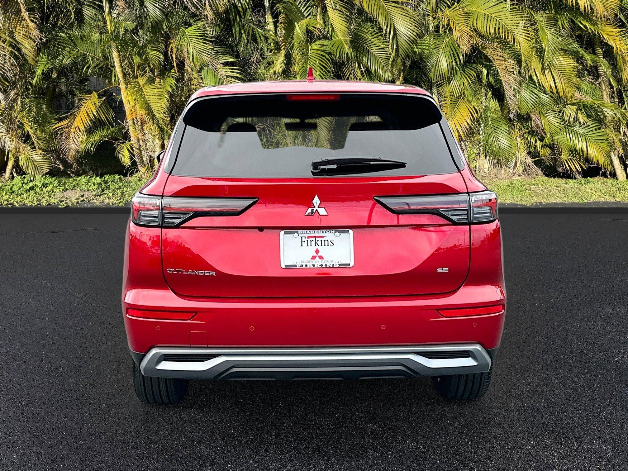 Mitsubishi Outlander Se With Navigation - Thumbnail 5