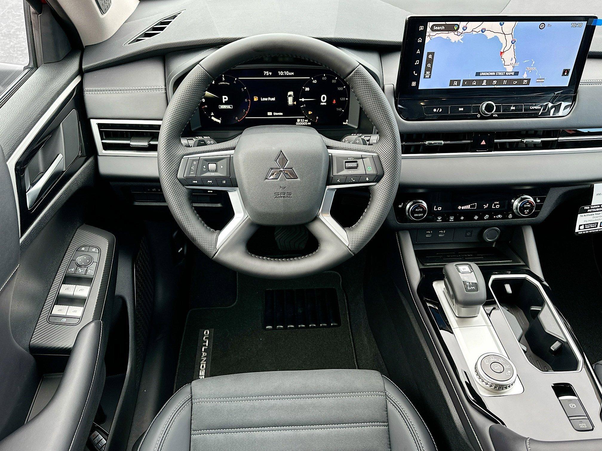 Mitsubishi Outlander Se With Navigation - Thumbnail 17