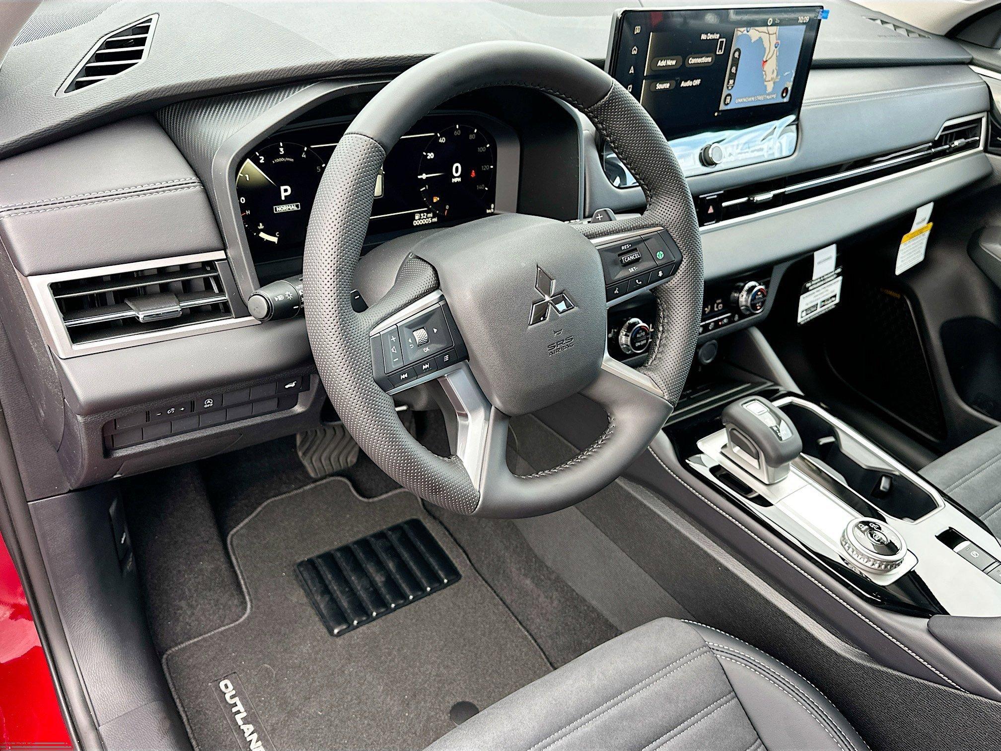 Mitsubishi Outlander Se With Navigation - Thumbnail 7