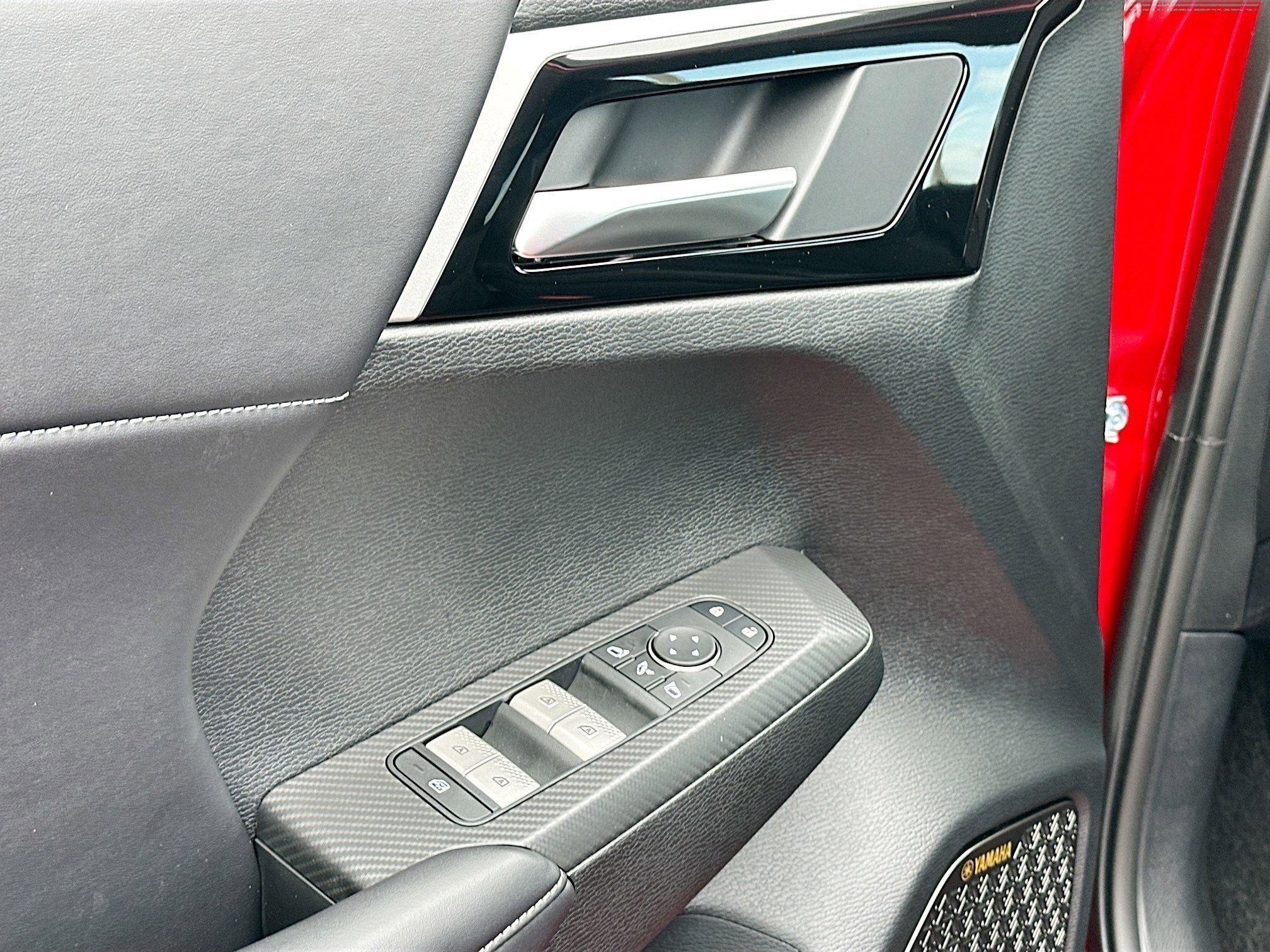 Mitsubishi Outlander Se With Navigation - Thumbnail 14