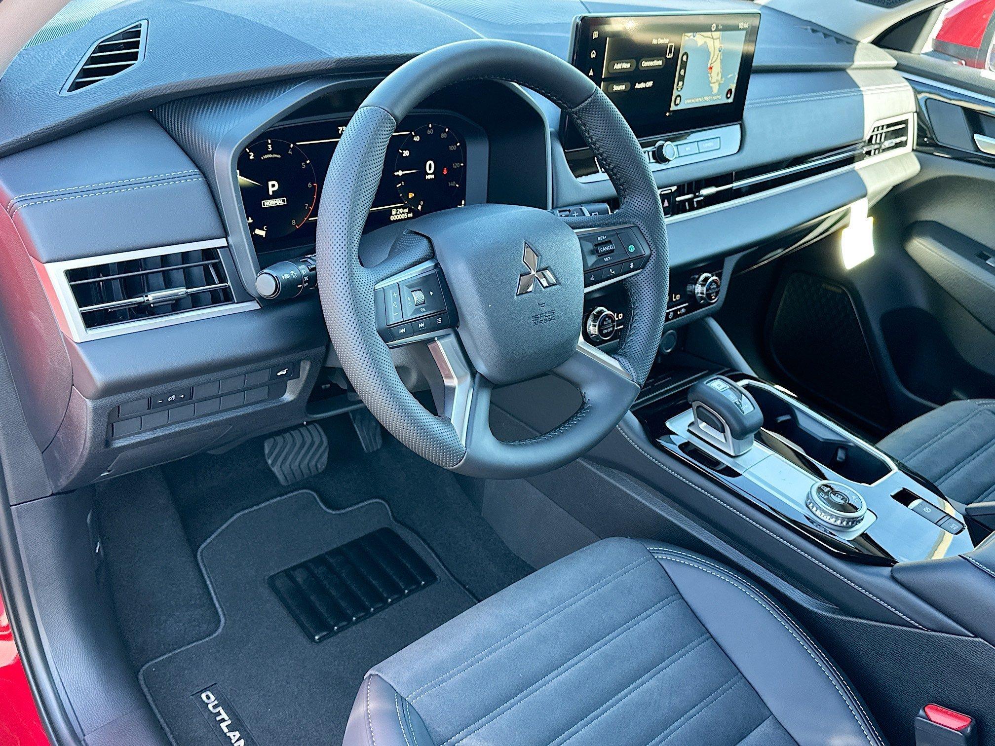 Mitsubishi Outlander Se With Navigation - Thumbnail 7