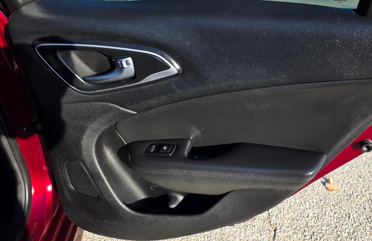 Chrysler 2004Dr Sdn C Fwd - Thumbnail 13