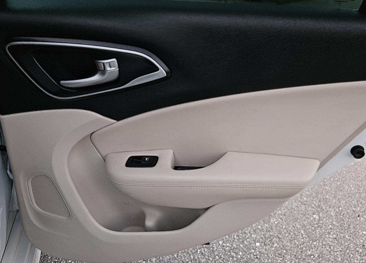 Chrysler 2004Dr Sdn Limited Platinum Fwd - Thumbnail 17