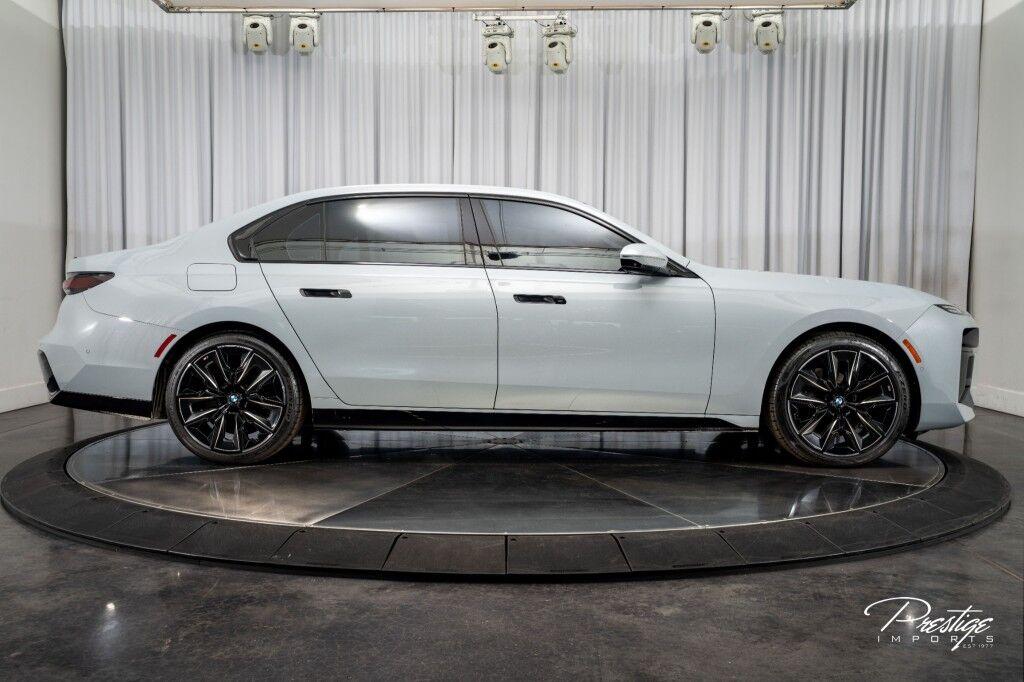 BMW 7 Series - Thumbnail 20