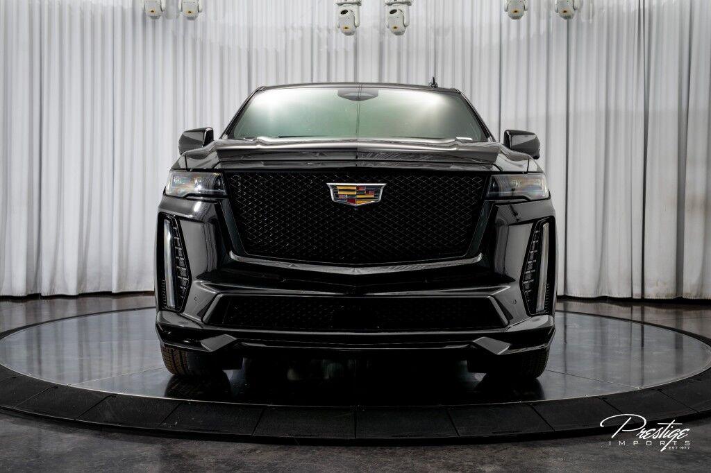 Cadillac Escalade - Thumbnail 2
