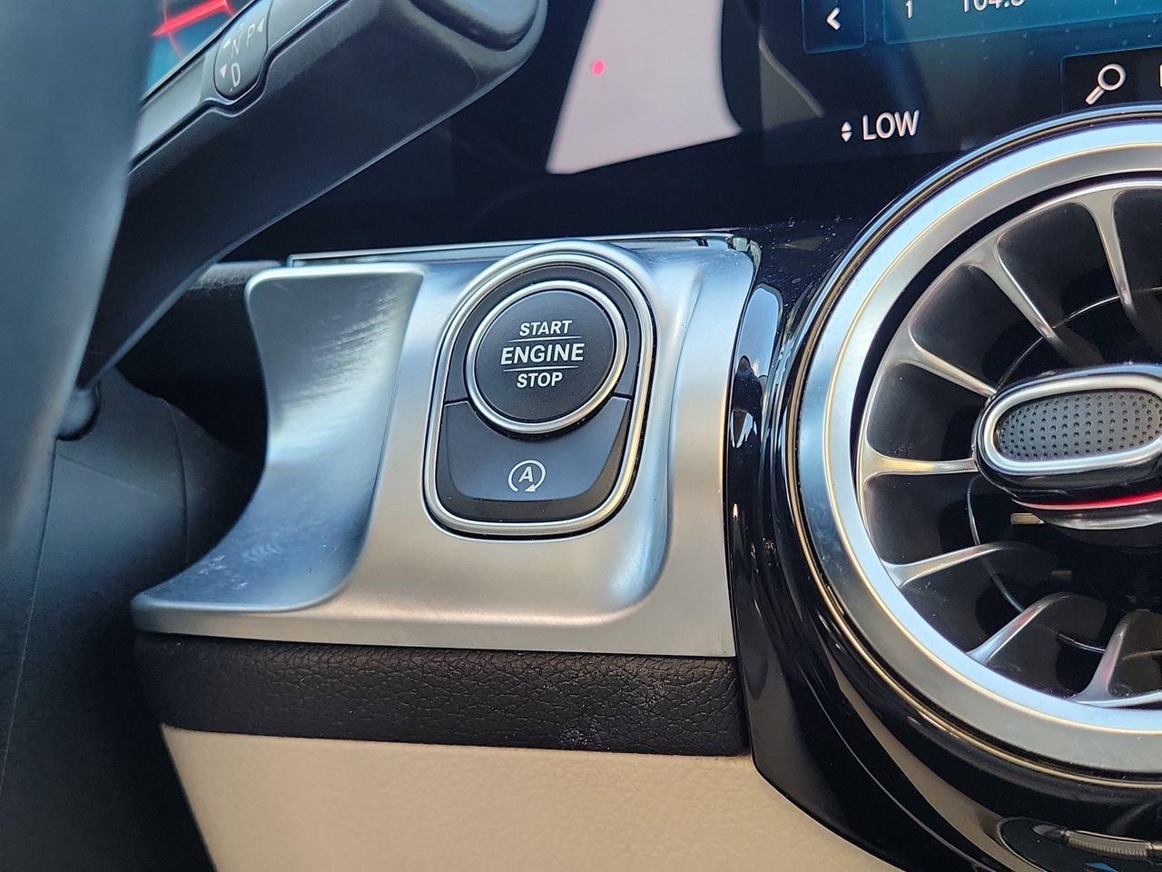 Mercedes-Benz Glb 250 - Thumbnail 18