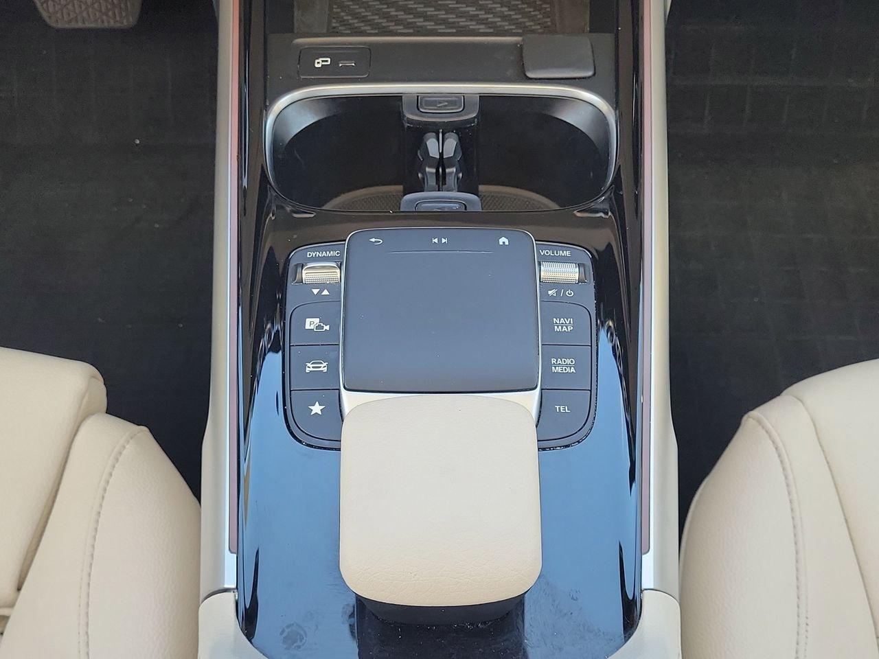 Mercedes-Benz Glb 250 - Thumbnail 20