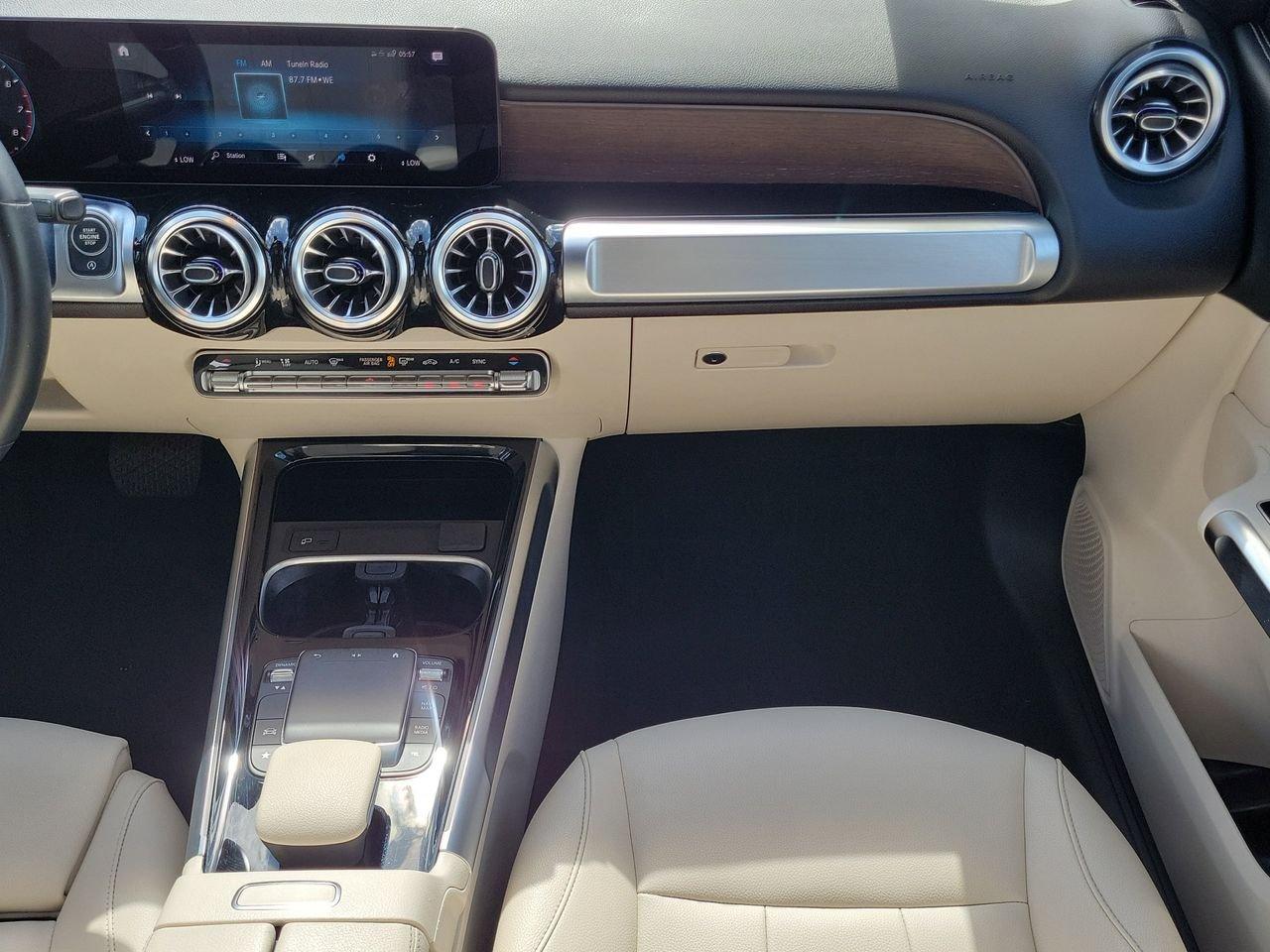 Mercedes-Benz Glb 250 - Thumbnail 17