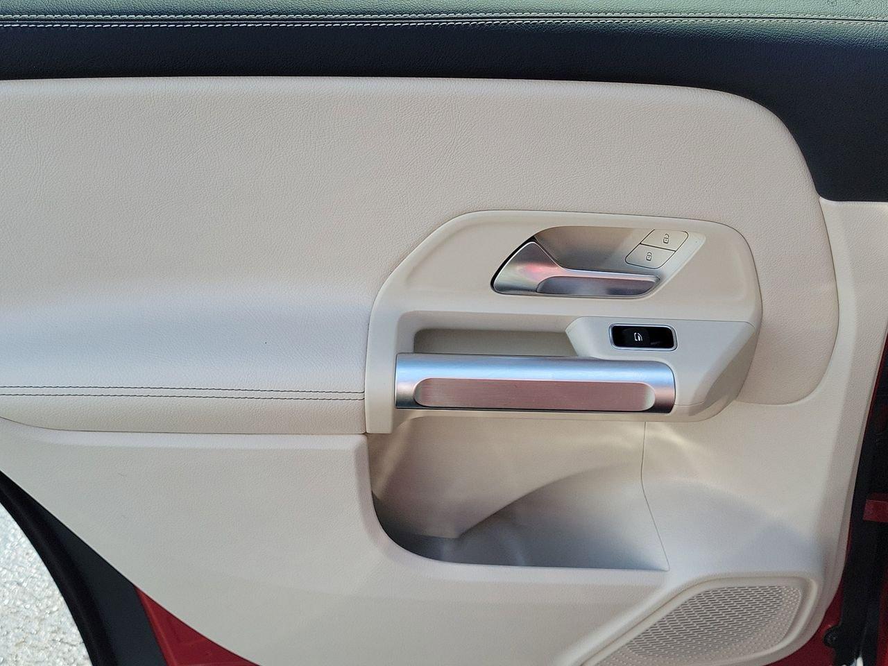 Mercedes-Benz Glb 250 - Thumbnail 12