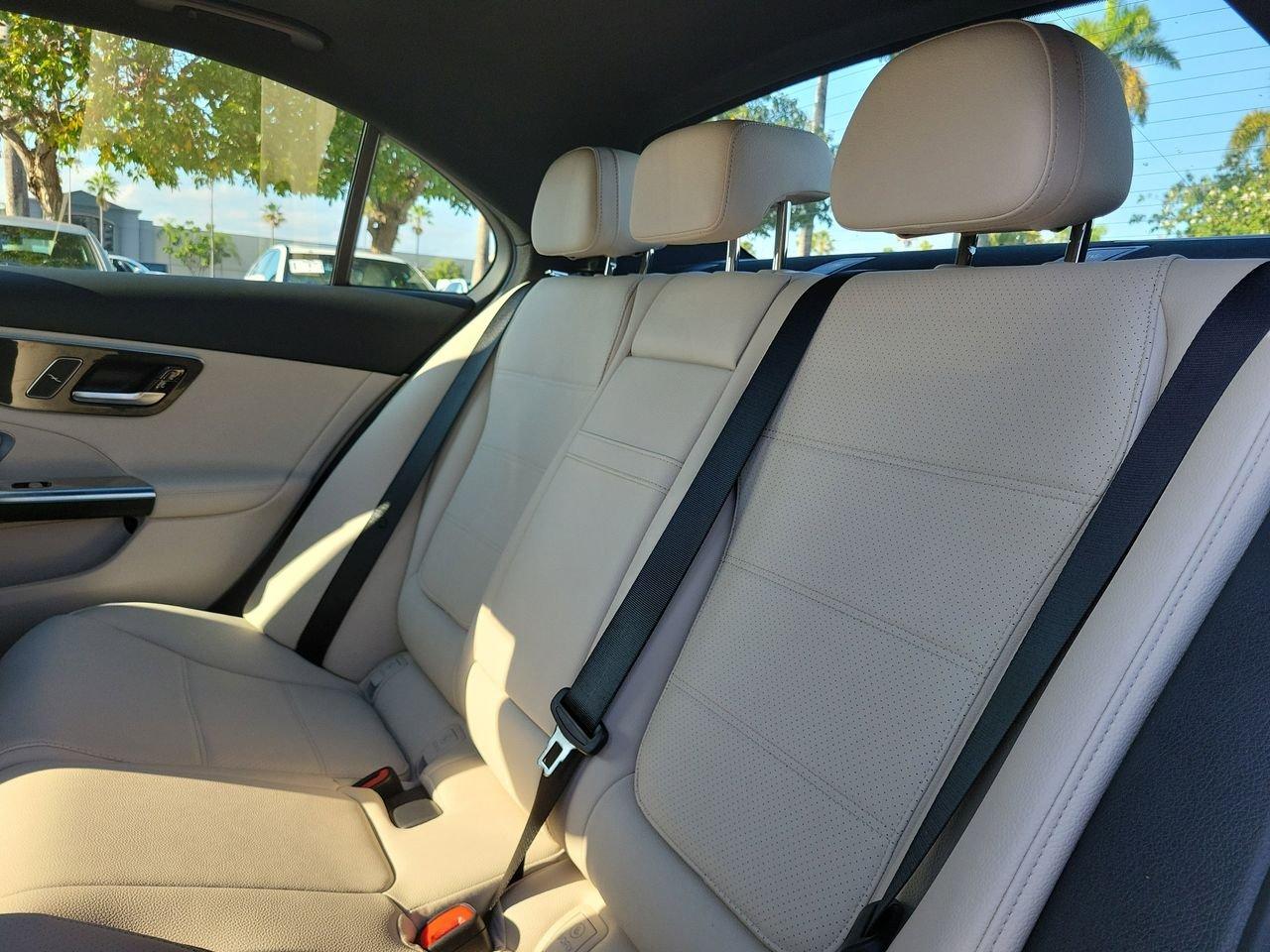 Mercedes-Benz C 300 - Thumbnail 14