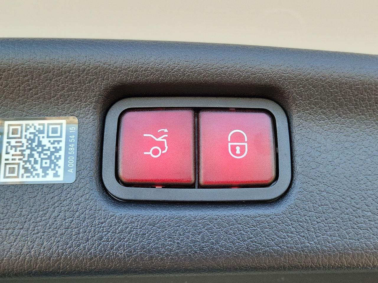 Mercedes-Benz C 300 - Thumbnail 10