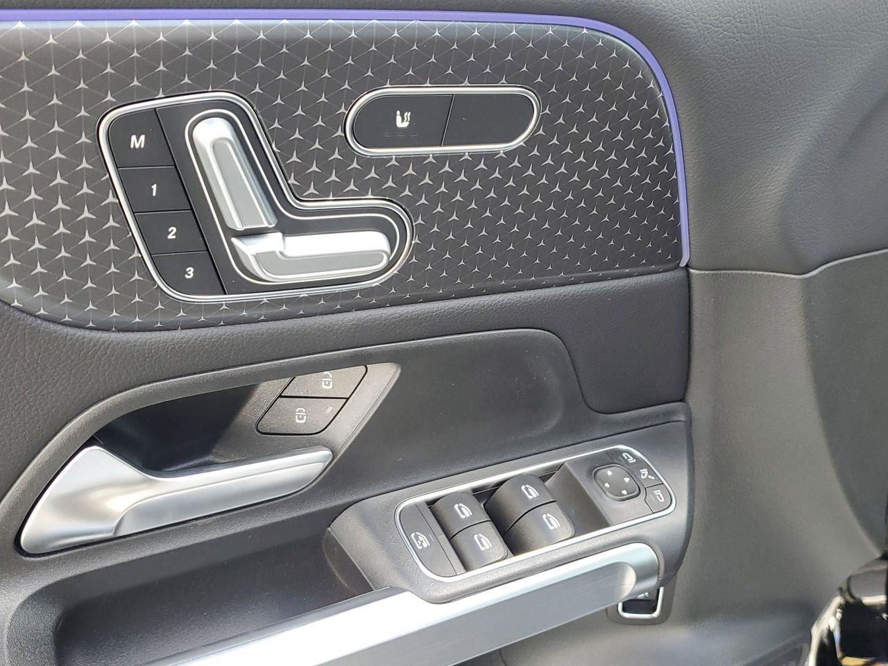 Mercedes-Benz Glb 250 - Thumbnail 19