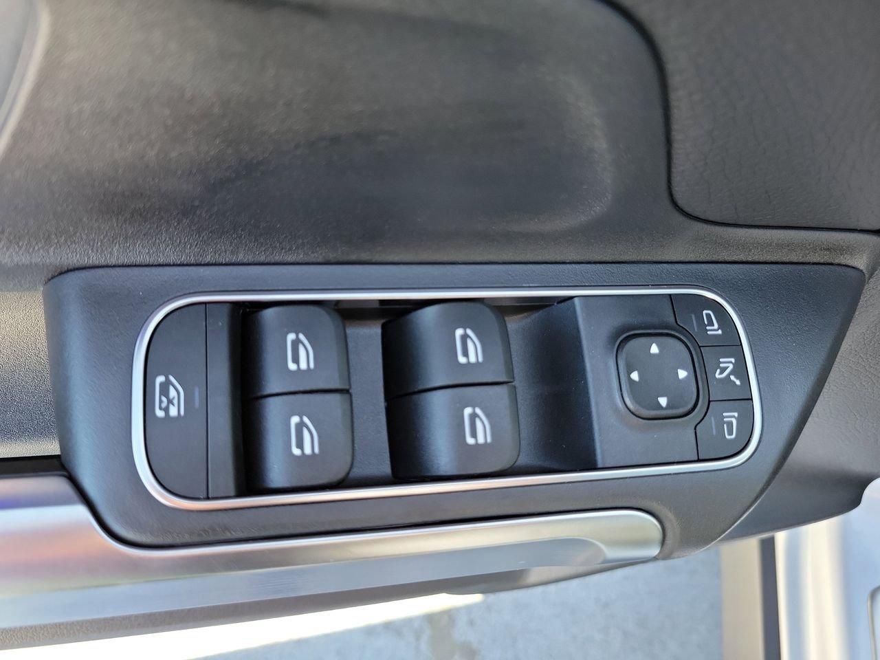 Mercedes-Benz Glb 250 - Thumbnail 20