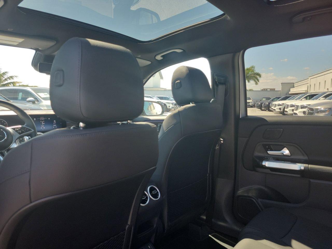 Mercedes-Benz Glb 250 - Thumbnail 13