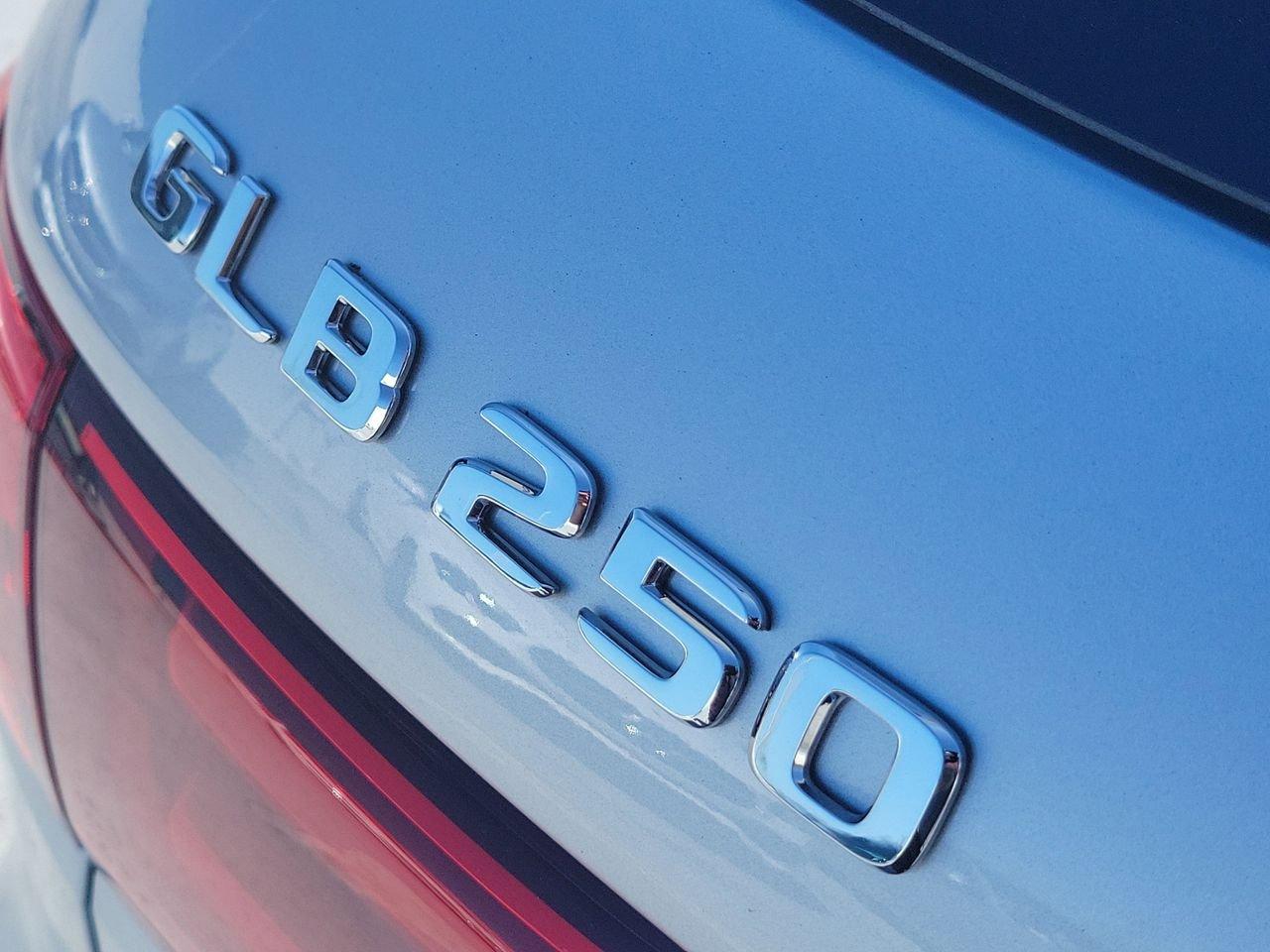 Mercedes-Benz Glb 250 - Thumbnail 9