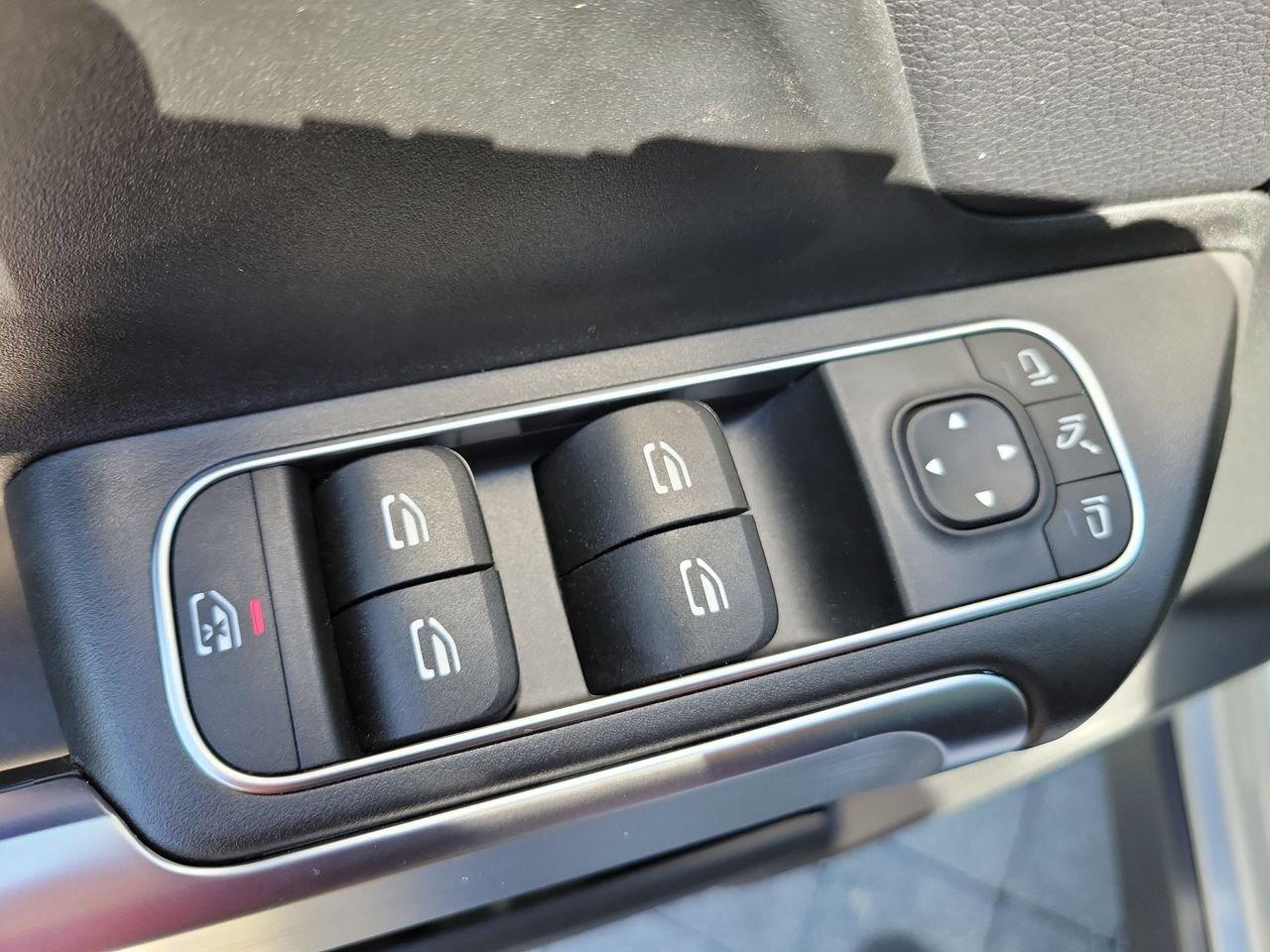 Mercedes-Benz Glb 250 - Thumbnail 19