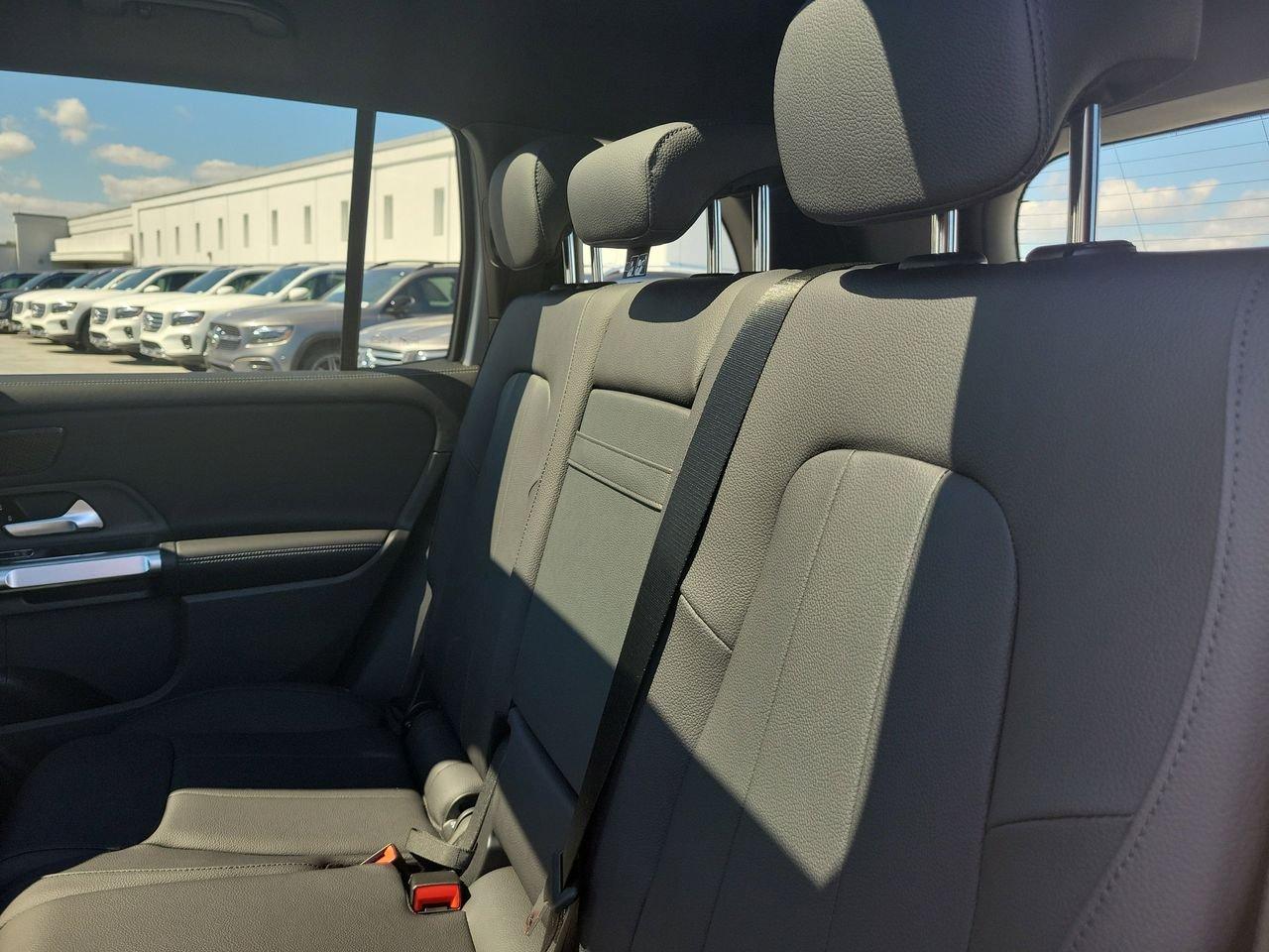 Mercedes-Benz Glb 250 - Thumbnail 11