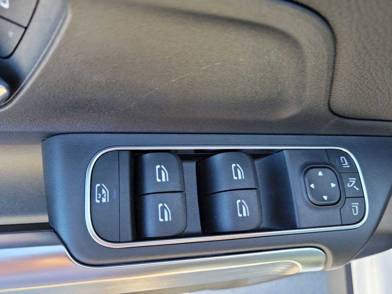 Mercedes-Benz Glb 250 - Thumbnail 20