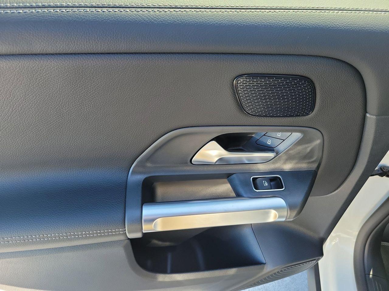 Mercedes-Benz Glb 250 - Thumbnail 10