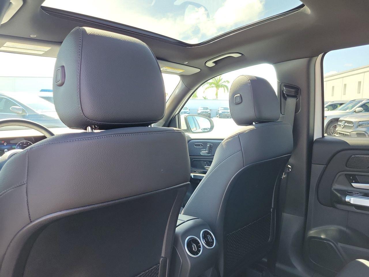 Mercedes-Benz Glb 250 - Thumbnail 13