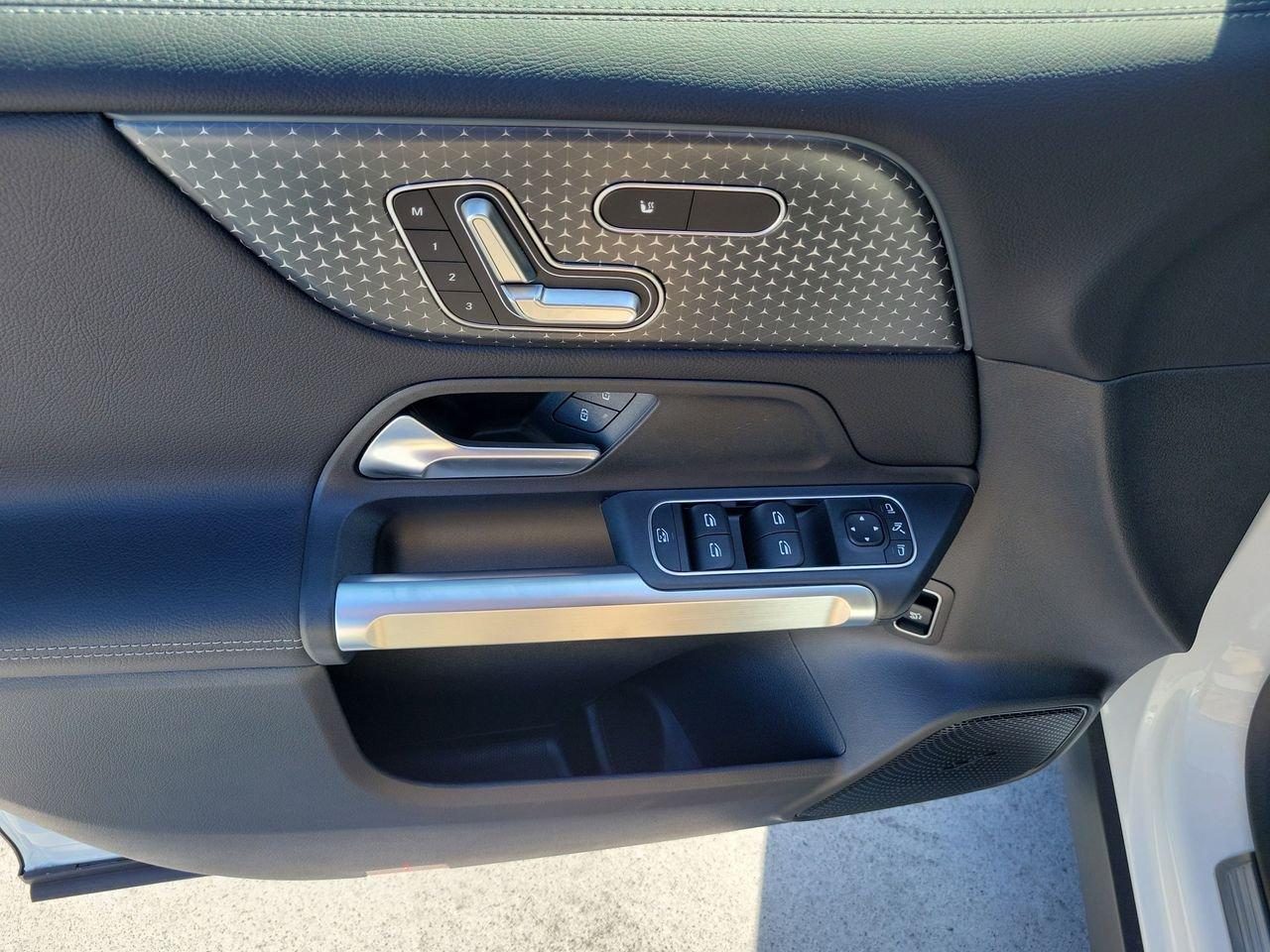 Mercedes-Benz Glb 250 - Thumbnail 19