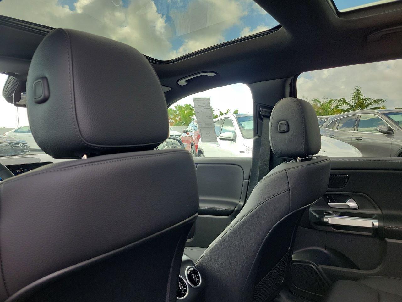 Mercedes-Benz Glb 250 - Thumbnail 13