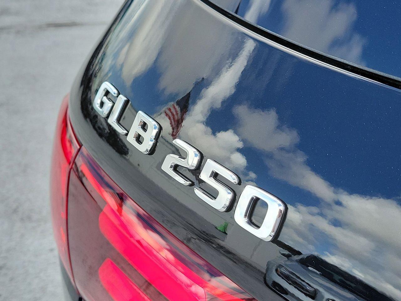 Mercedes-Benz Glb 250 - Thumbnail 9