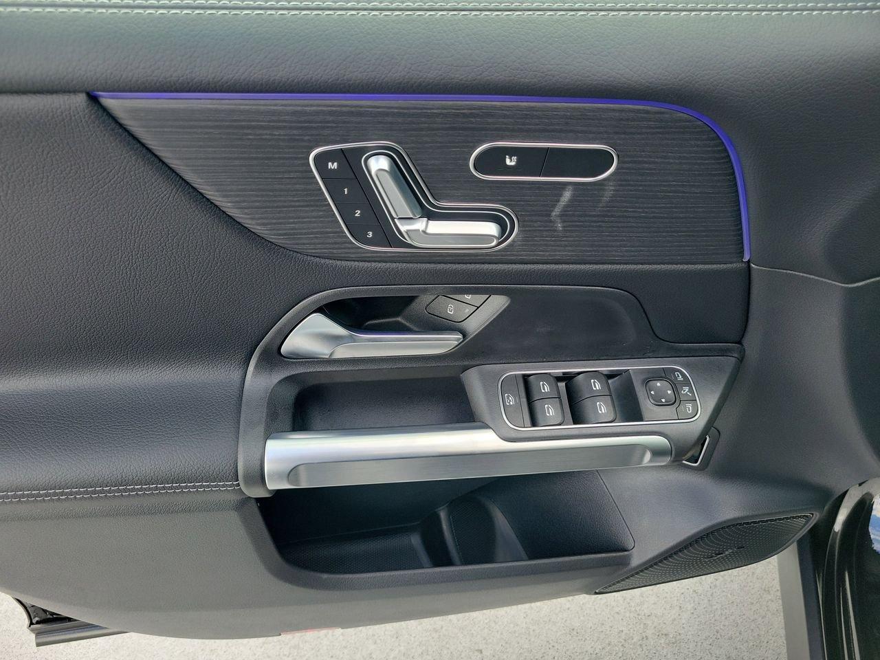 Mercedes-Benz Glb 250 - Thumbnail 19