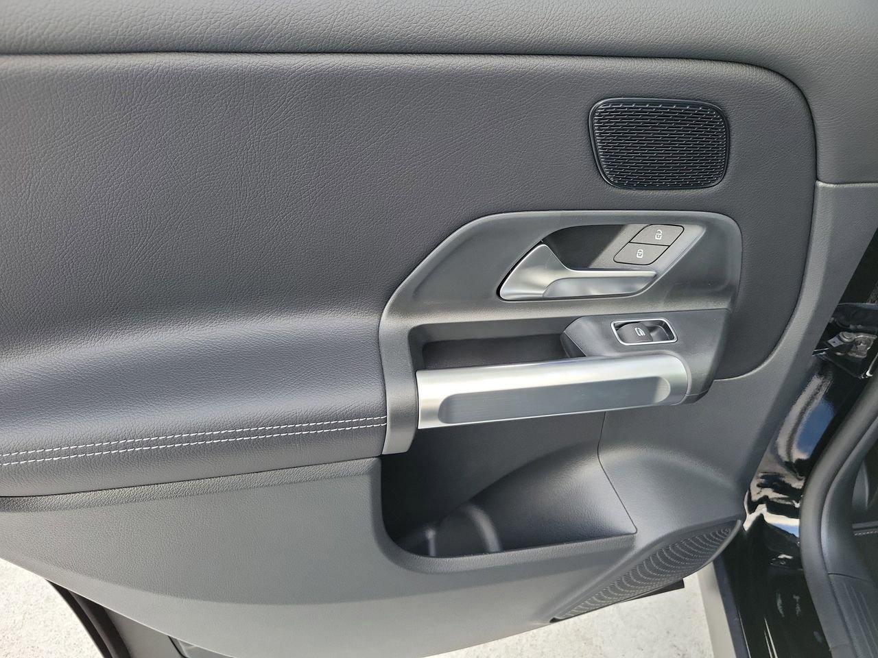 Mercedes-Benz Glb 250 - Thumbnail 10