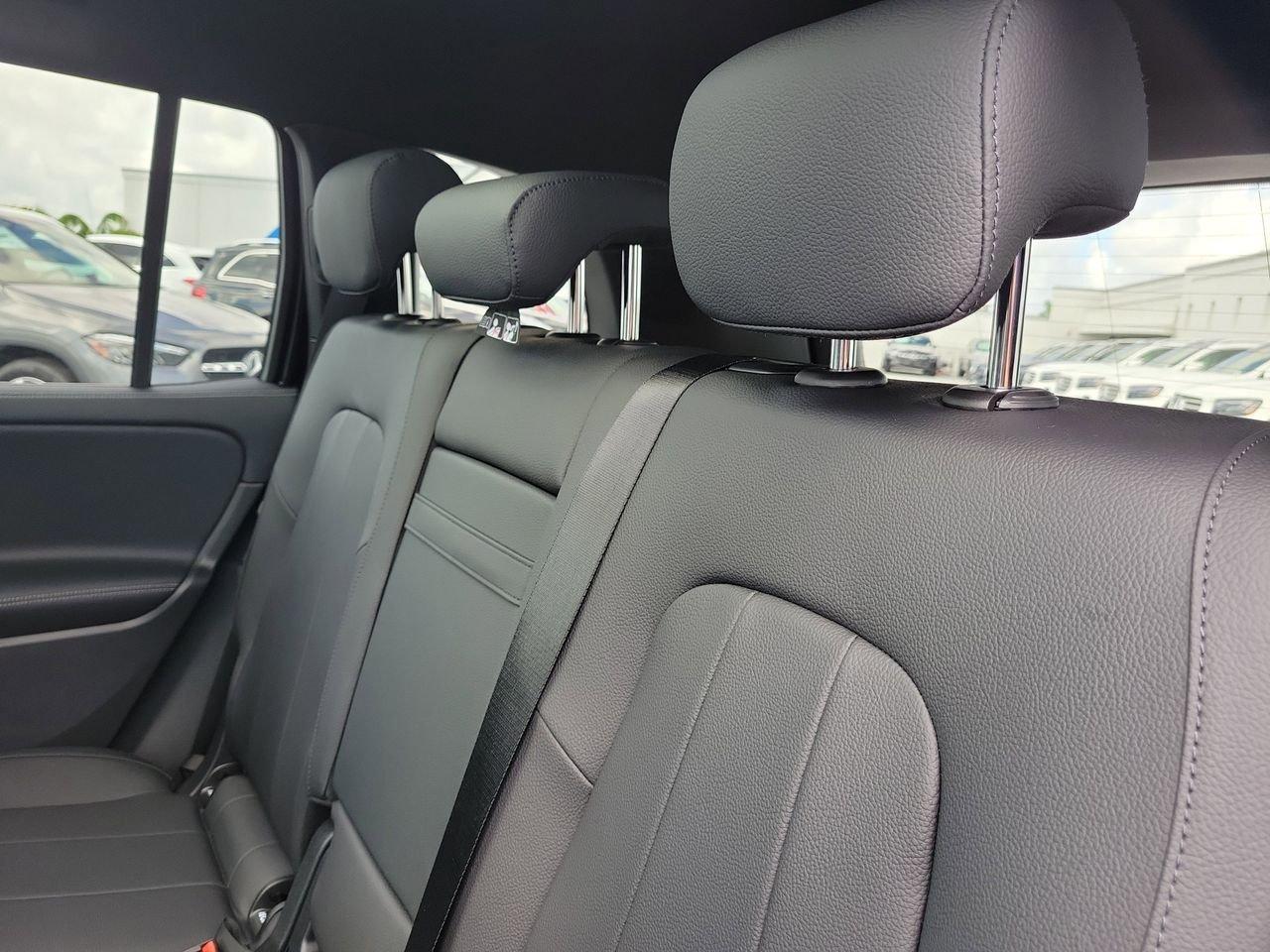 Mercedes-Benz Glb 250 - Thumbnail 11