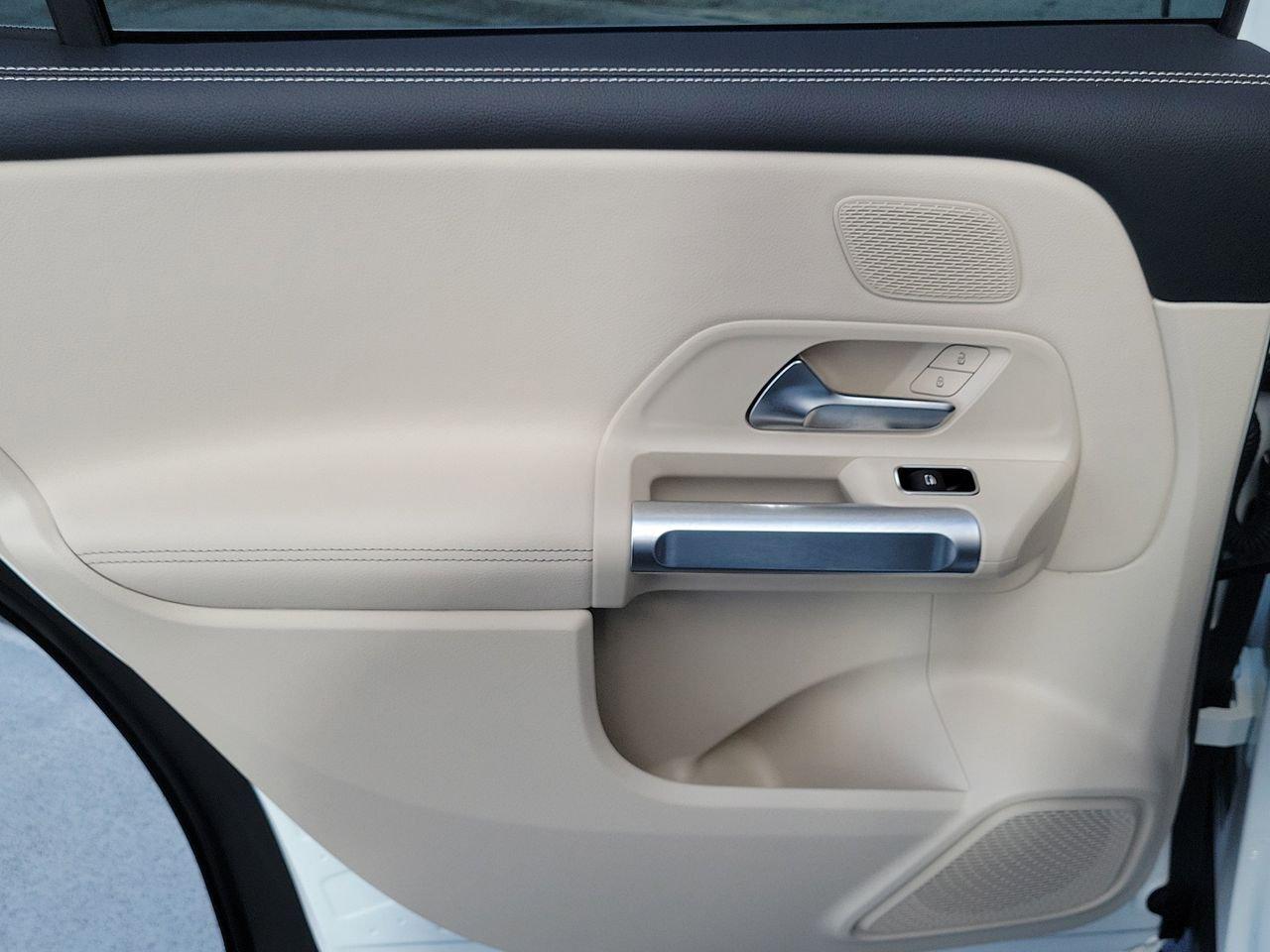 Mercedes-Benz Glb 250 - Thumbnail 12