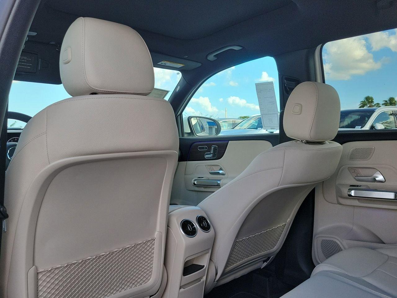 Mercedes-Benz Glb 250 - Thumbnail 13