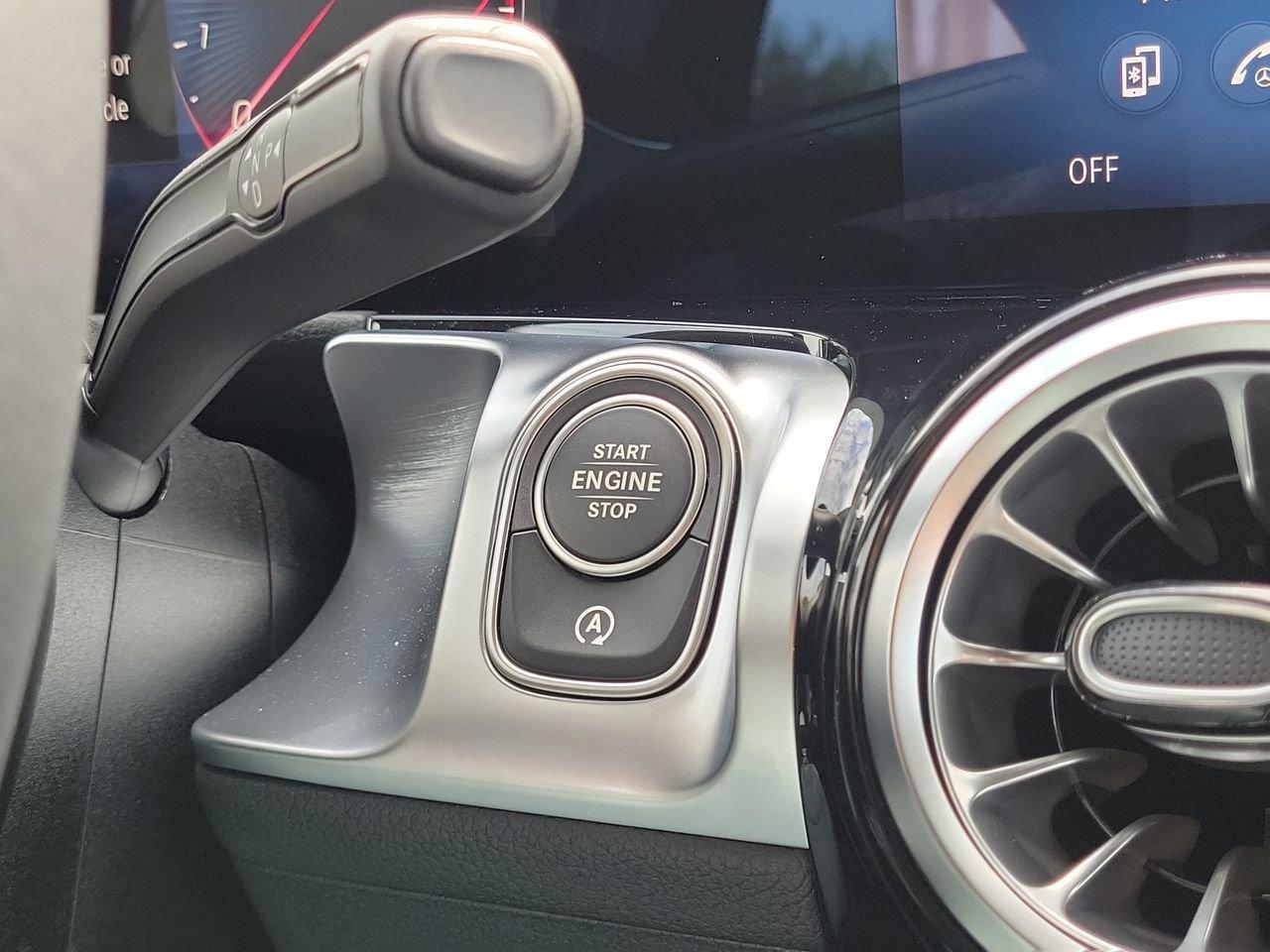 Mercedes-Benz Glb 250 - Thumbnail 19