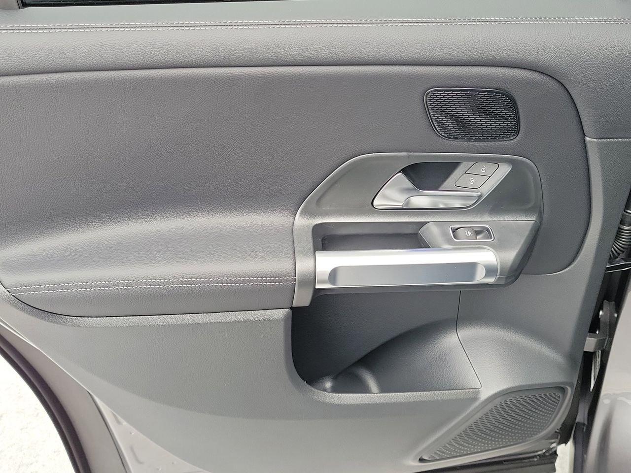 Mercedes-Benz Glb 250 - Thumbnail 12