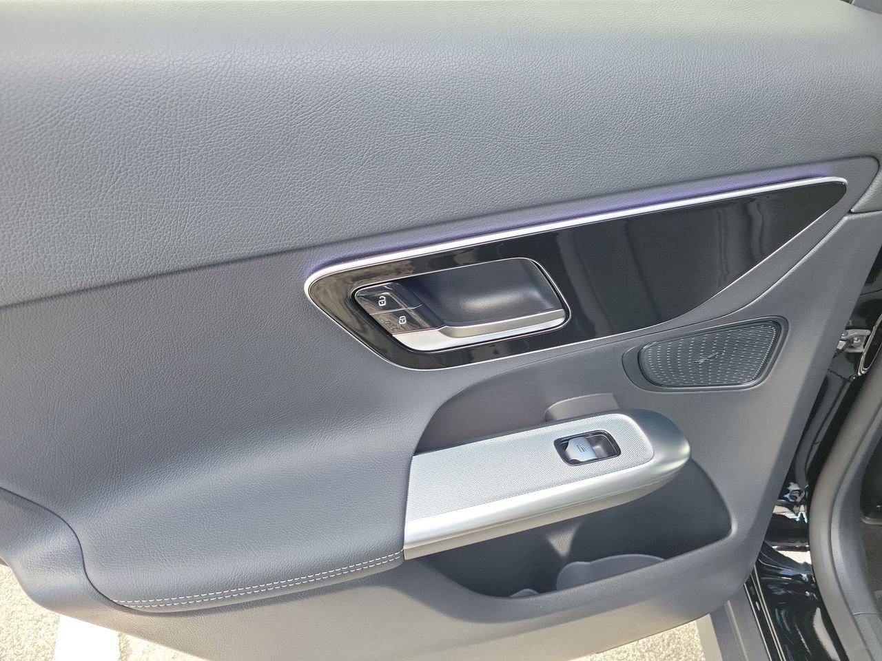 Mercedes-Benz Glc 300 - Thumbnail 10