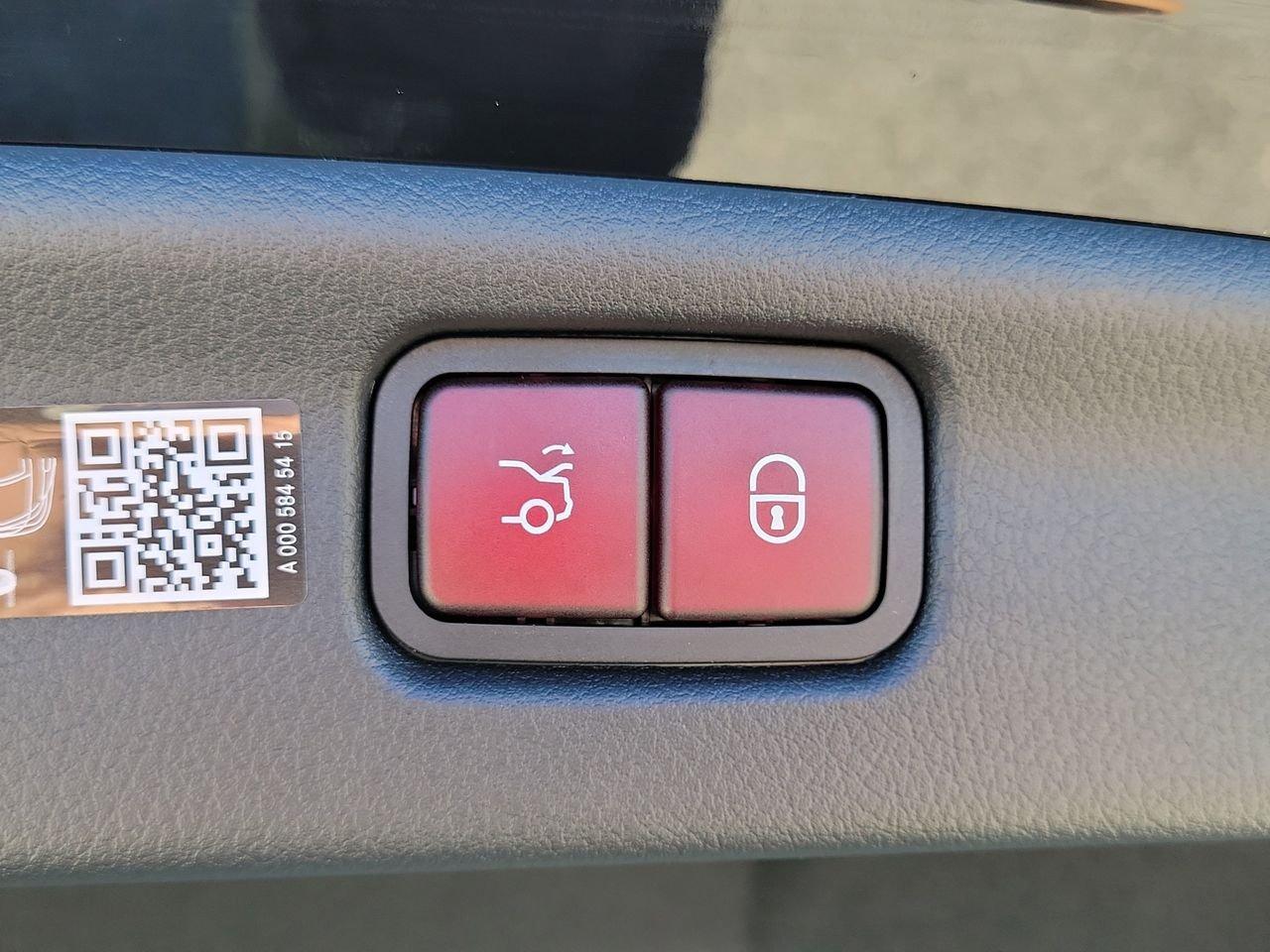 Mercedes-Benz C 300 - Thumbnail 10