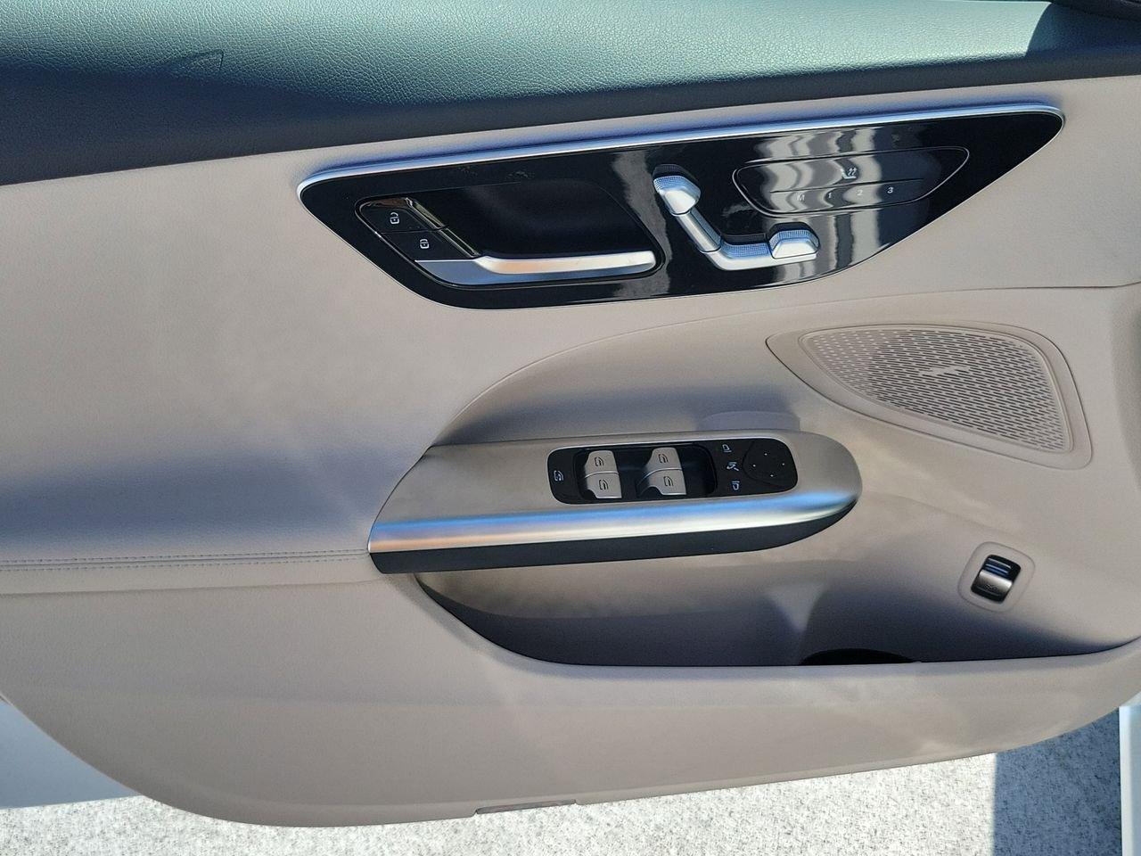 Mercedes-Benz C 300 - Thumbnail 17